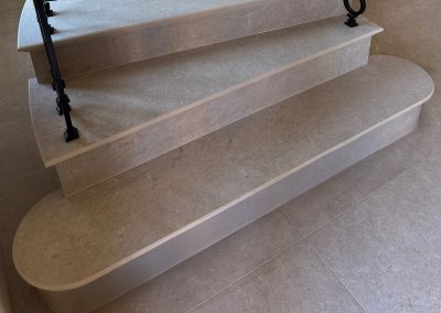 Bottom stair curve